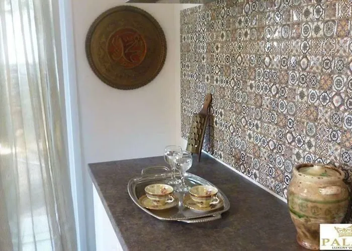 Palace Luxury Palio Apartment PalaiónTsiflíkion