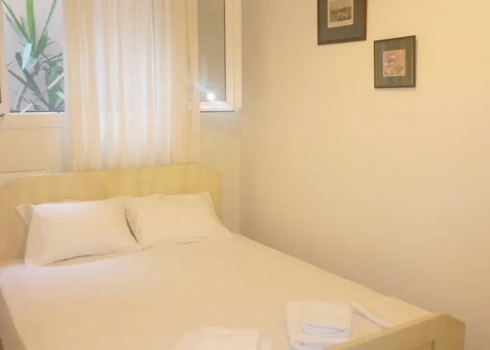 Palace Luxury Palio Apartment PalaiónTsiflíkion