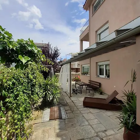 Apartment Palace Luxury Palio Palaiontsiflikion