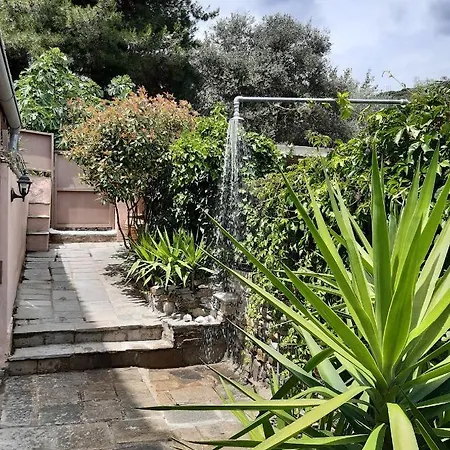Palace Luxury Palio Apartment Palaiontsiflikion